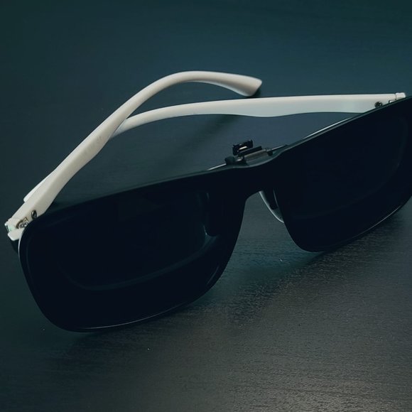 Brand New Sunglasses Flip Up Polarized Clip On - Picture 5 of 8